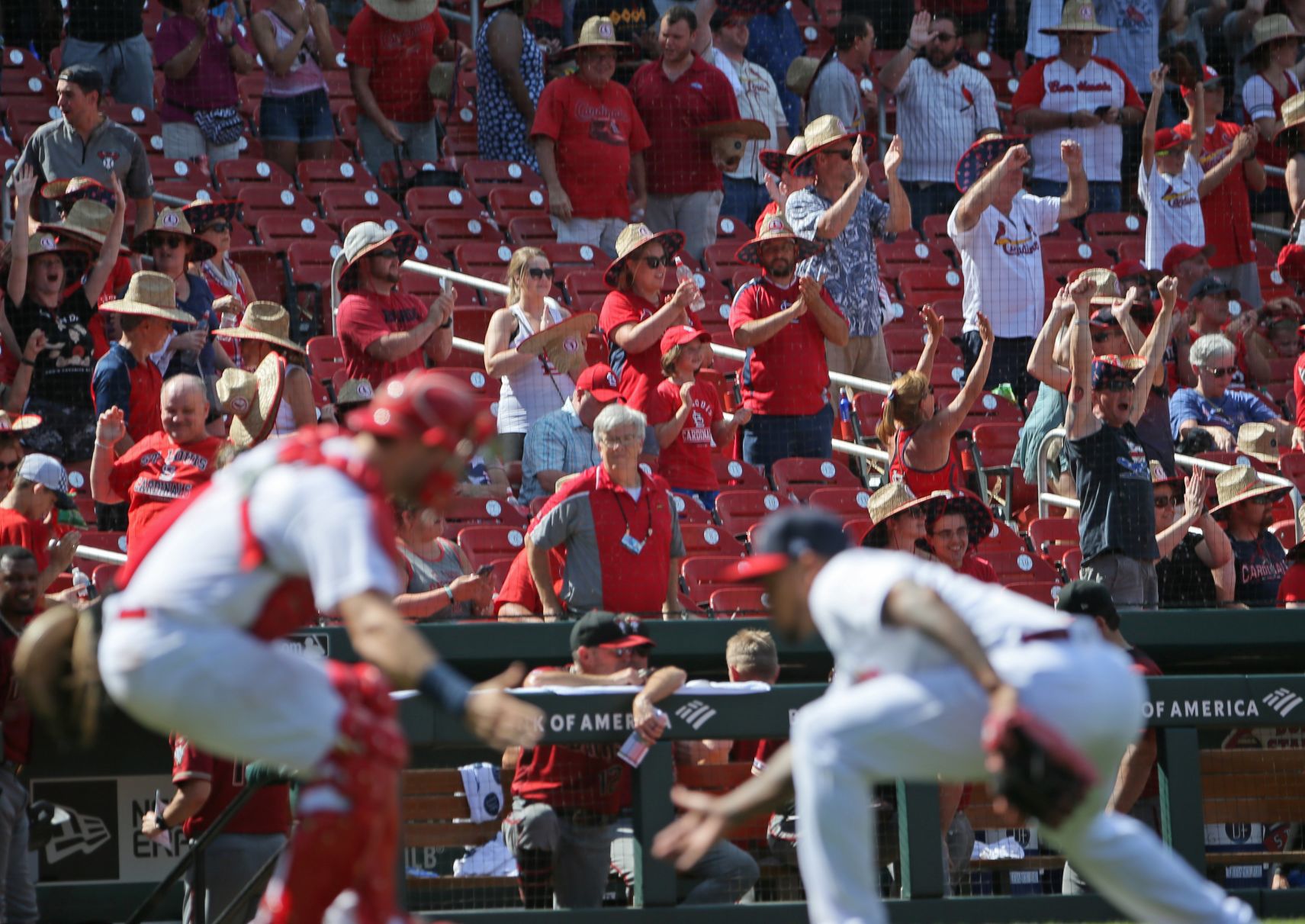 Cards rattle the Diamondbacks 5-2